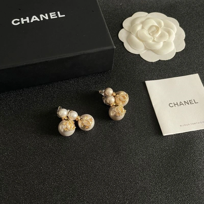 Chanel Earrings Stylish 224082