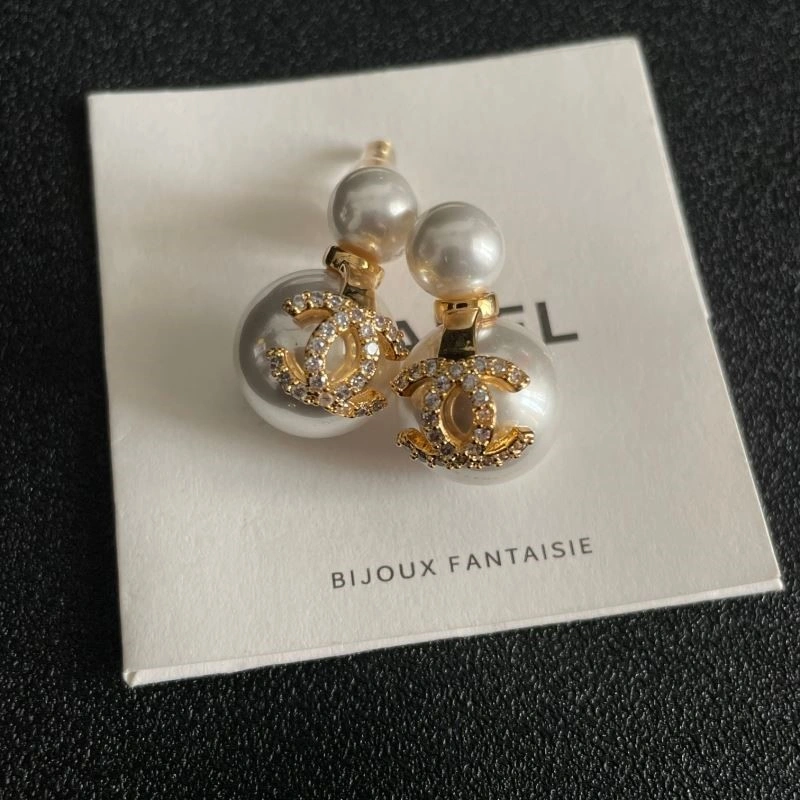 Chanel Earrings Stylish 224082