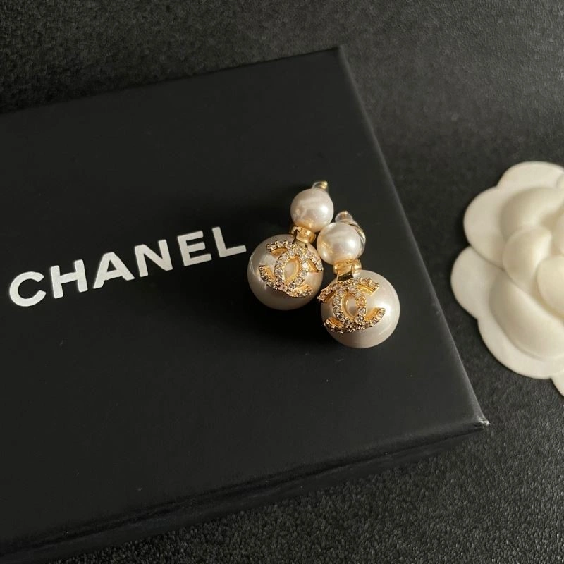 Chanel Earrings Stylish 224082