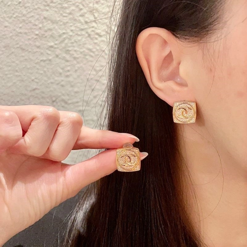Premium Chanel Earrings 224057