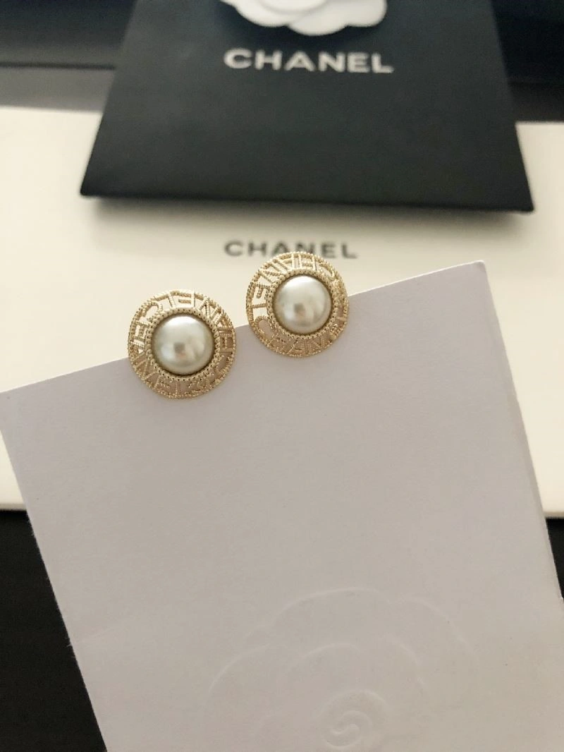 Chanel Earrings Supportive 224035