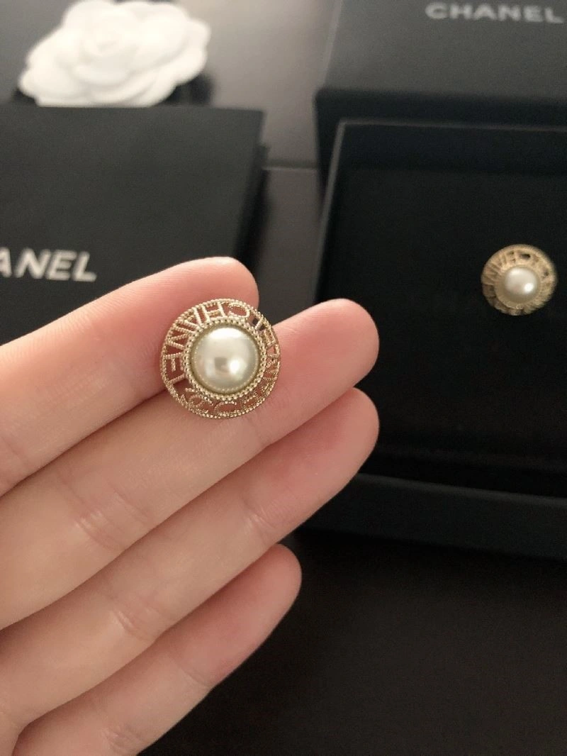 Chanel Earrings Supportive 224035