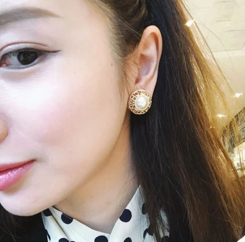 Chanel Earrings Supportive 224035