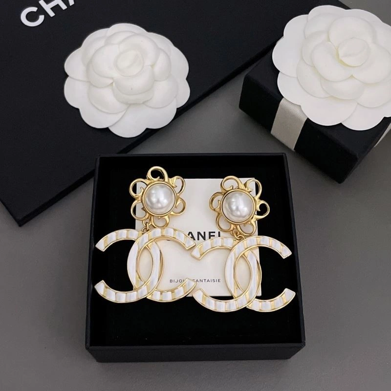 Compact Chanel Earrings 224043