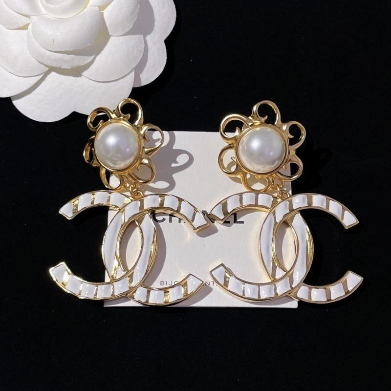 Compact Chanel Earrings 224043