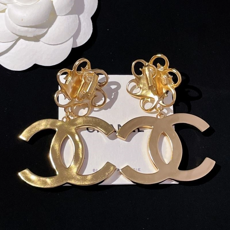 Compact Chanel Earrings 224043