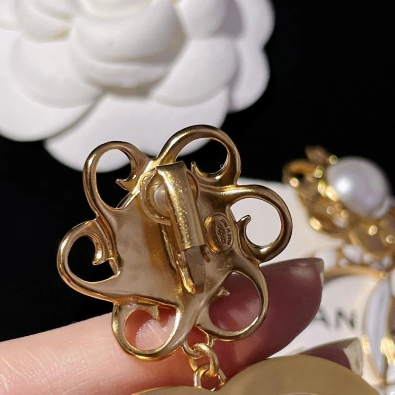 Compact Chanel Earrings 224043