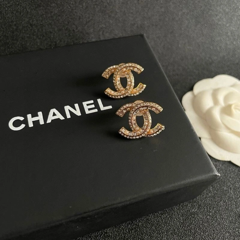 Elegant Chanel Earrings 224023