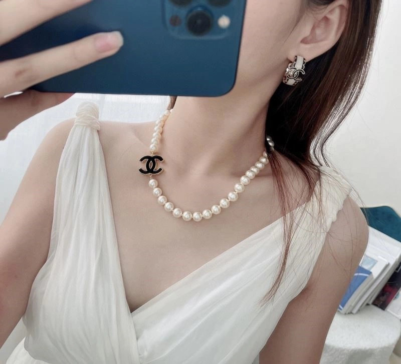 Classic Chanel Earrings 224024