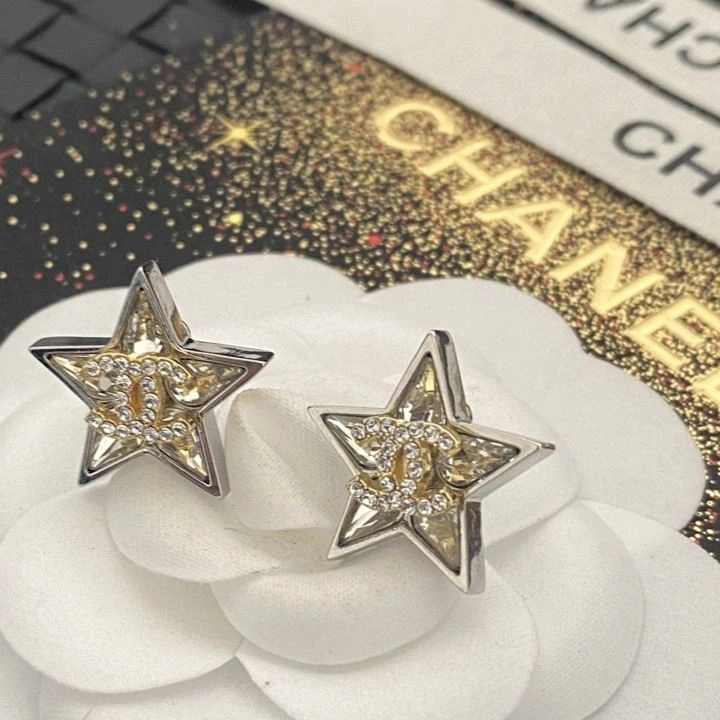 Chanel Earrings Sleek 224025