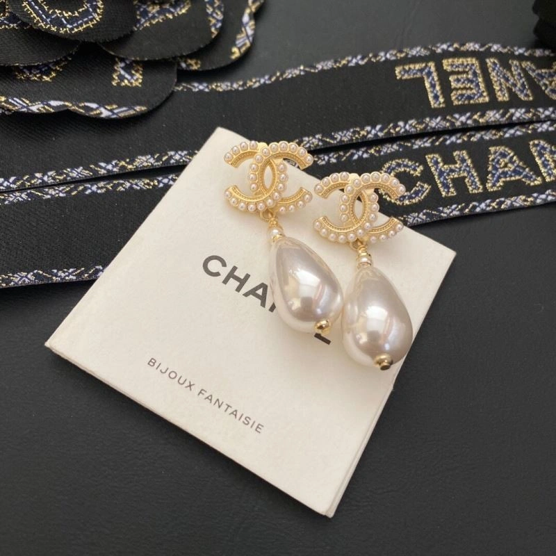 Chanel Earrings Versatile 224028