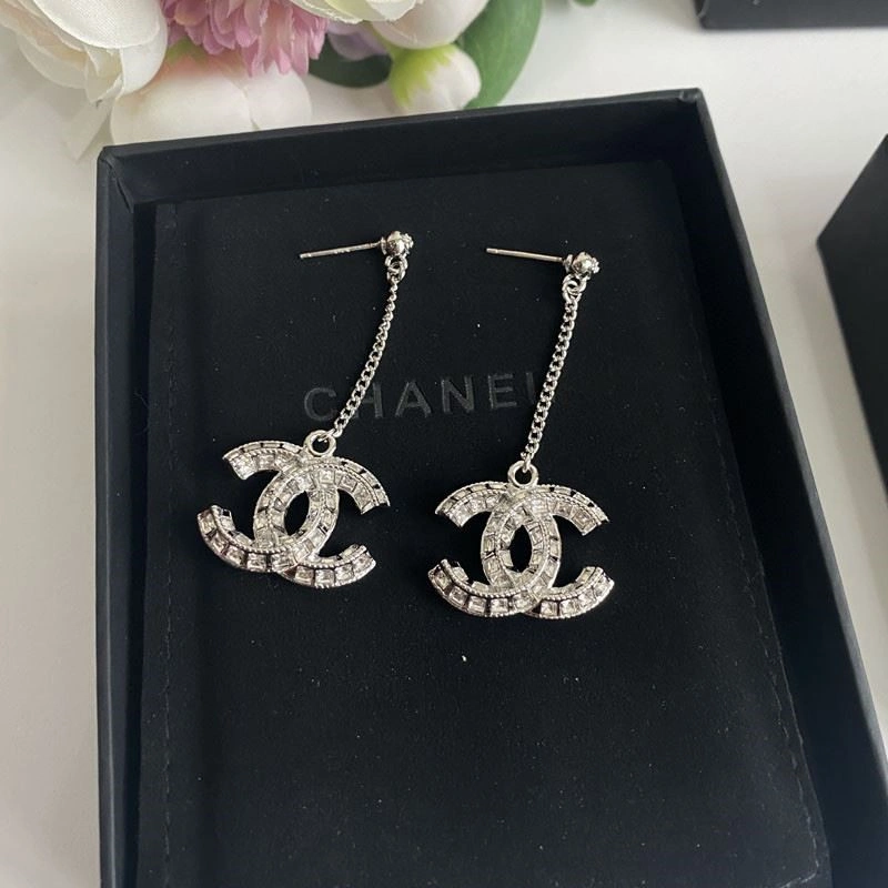 Sporty Chanel Earrings 224007