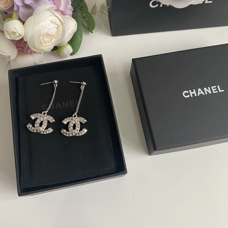 Sporty Chanel Earrings 224007