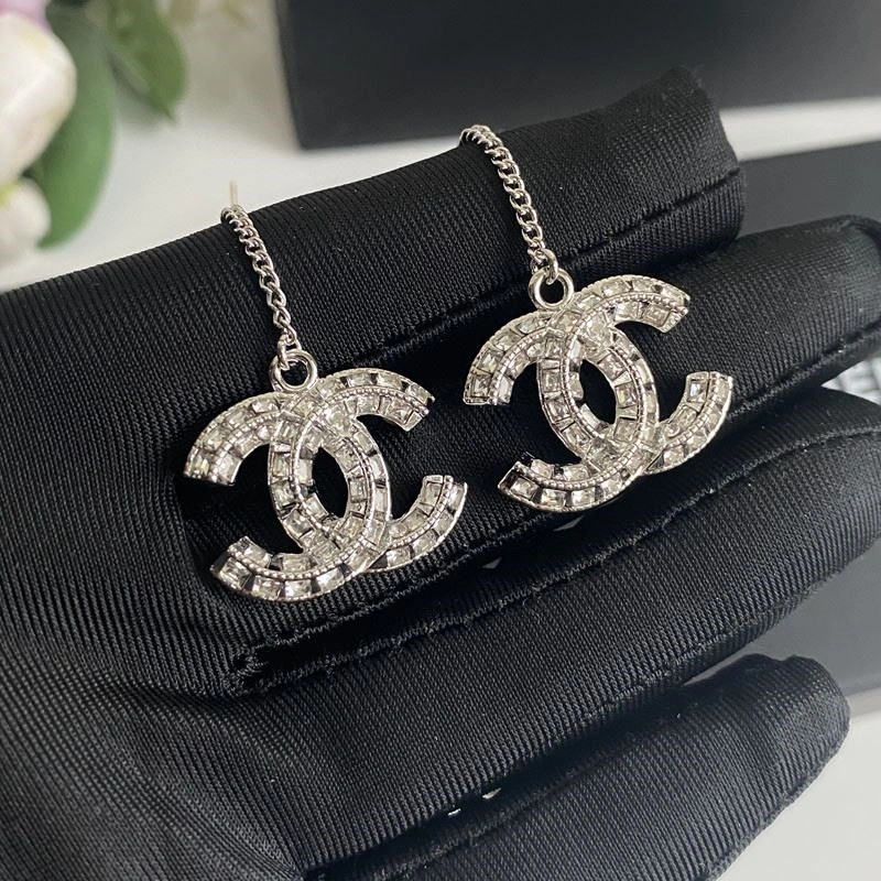 Sporty Chanel Earrings 224007