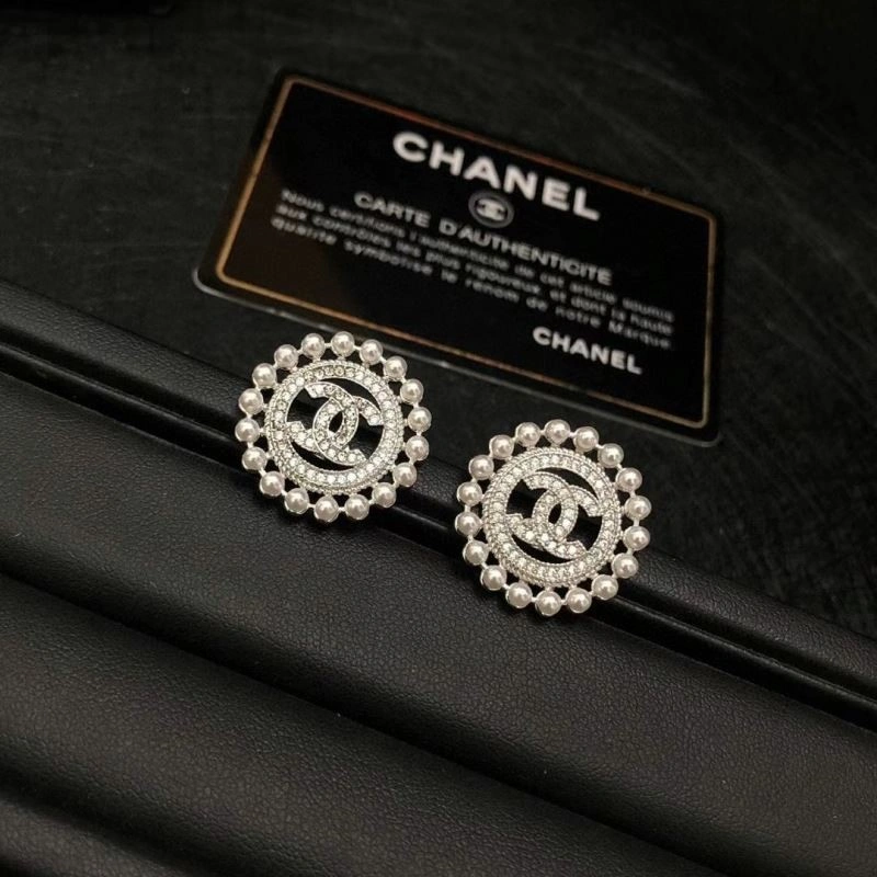 Unique Chanel Earrings 224006