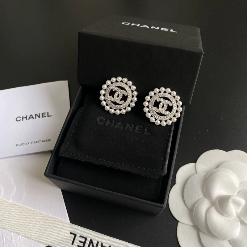 Unique Chanel Earrings 224006