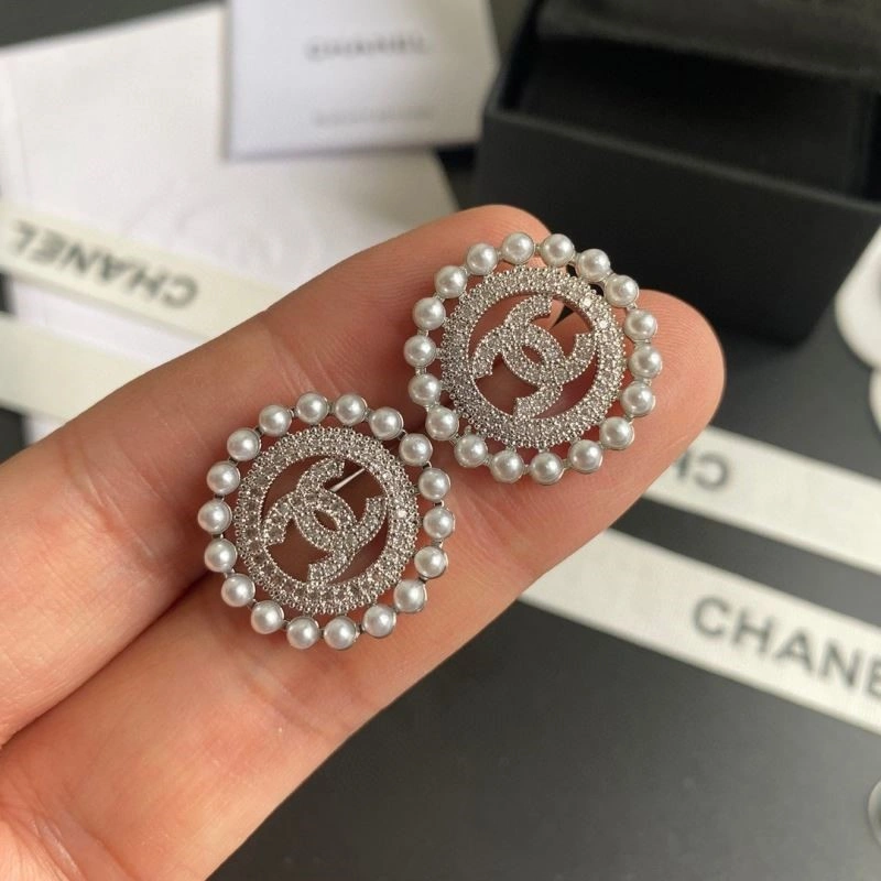 Unique Chanel Earrings 224006