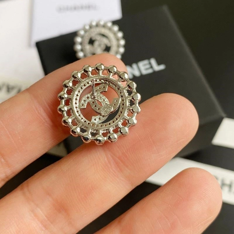 Unique Chanel Earrings 224006