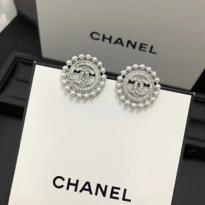 Unique Chanel Earrings 224006