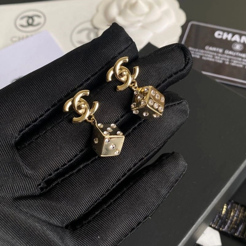Chanel Earrings Comfortable 224061