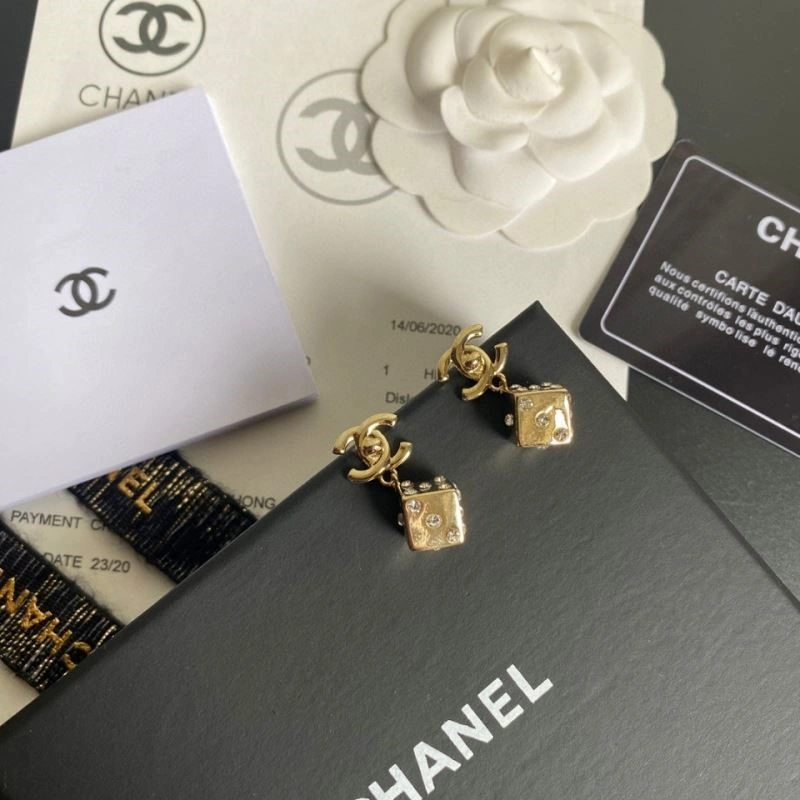 Chanel Earrings Comfortable 224061