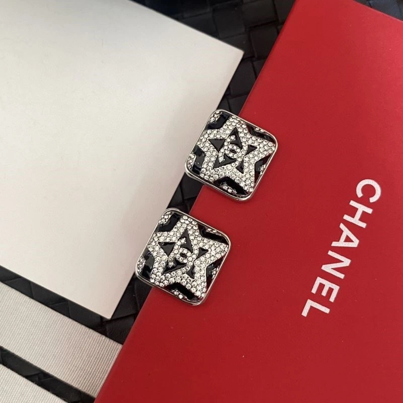 Chanel Earrings Breathable 224055