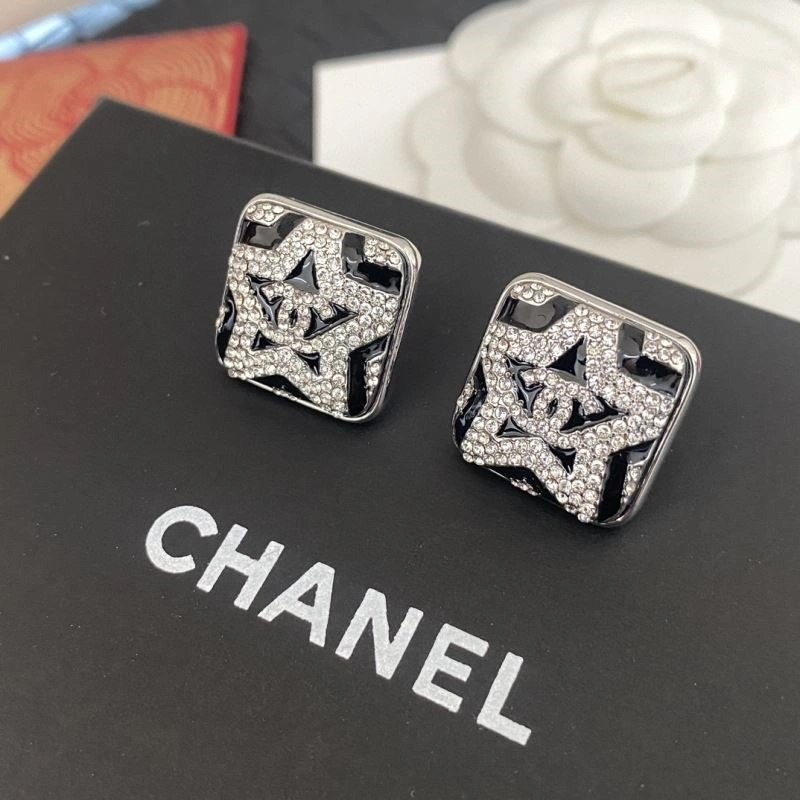Chanel Earrings Breathable 224055