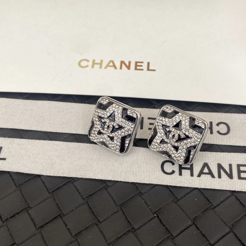 Chanel Earrings Breathable 224055