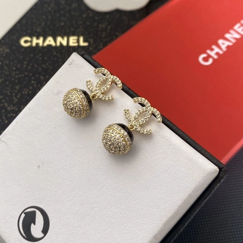 Chanel Earrings TimelessDesign 224039