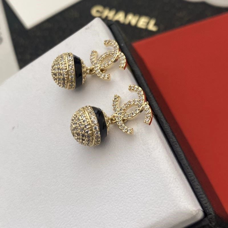 Chanel Earrings TimelessDesign 224039