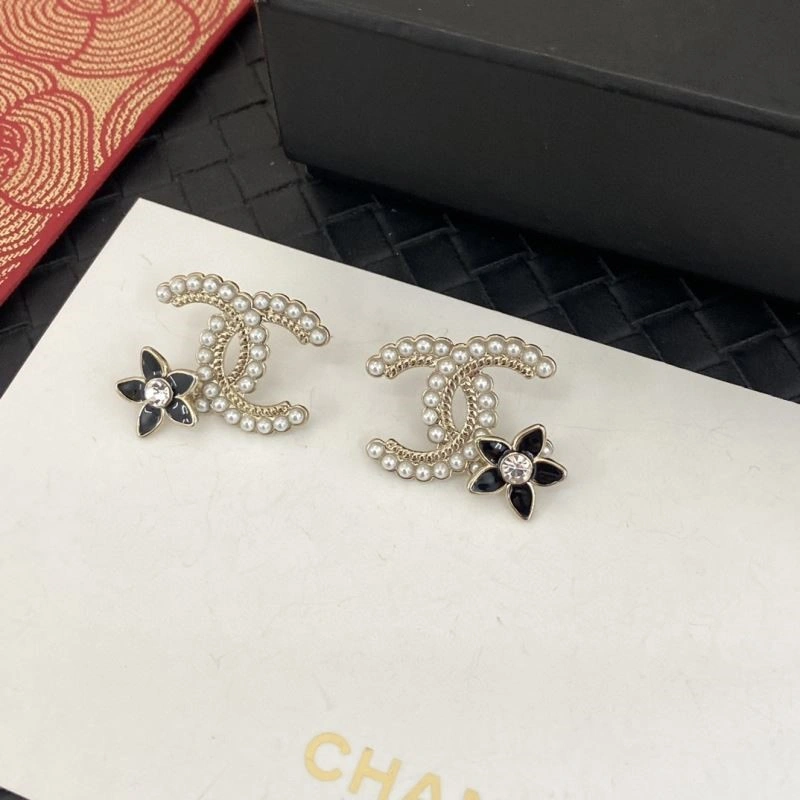 Chanel Earrings Trendsetting 224000