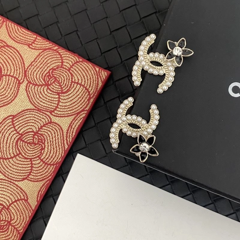 Chanel Earrings Trendsetting 224000