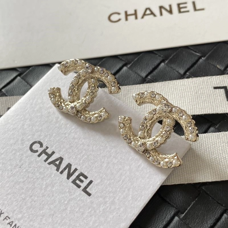 Trendsetting Chanel Earrings 223986