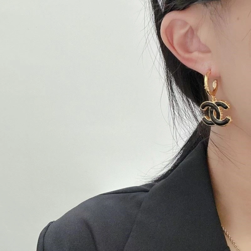 Chanel Earrings Comfortable 223978