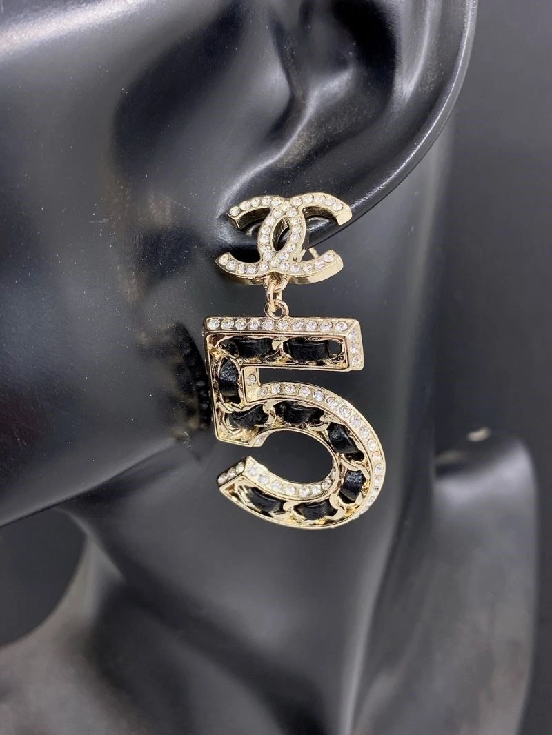 Comfortable Chanel Earrings 223975