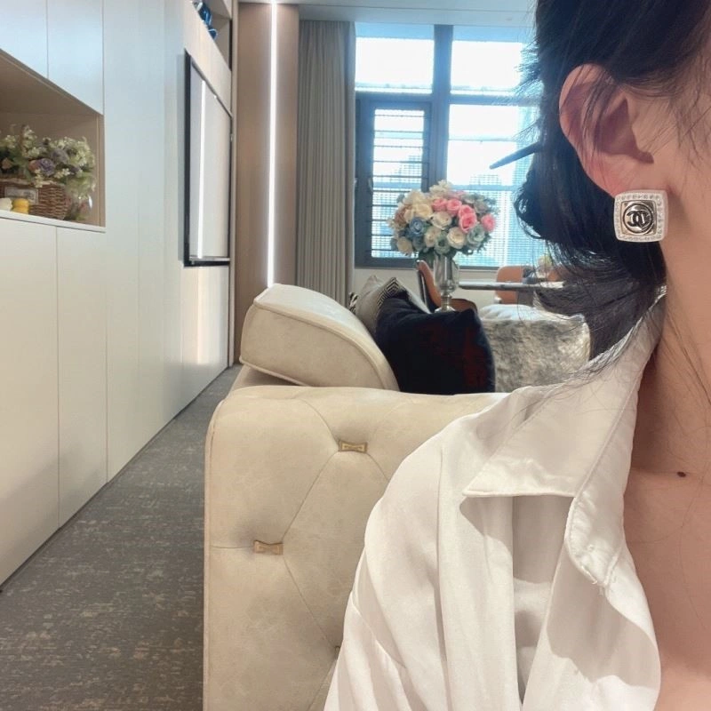 Premium Chanel Earrings 223973