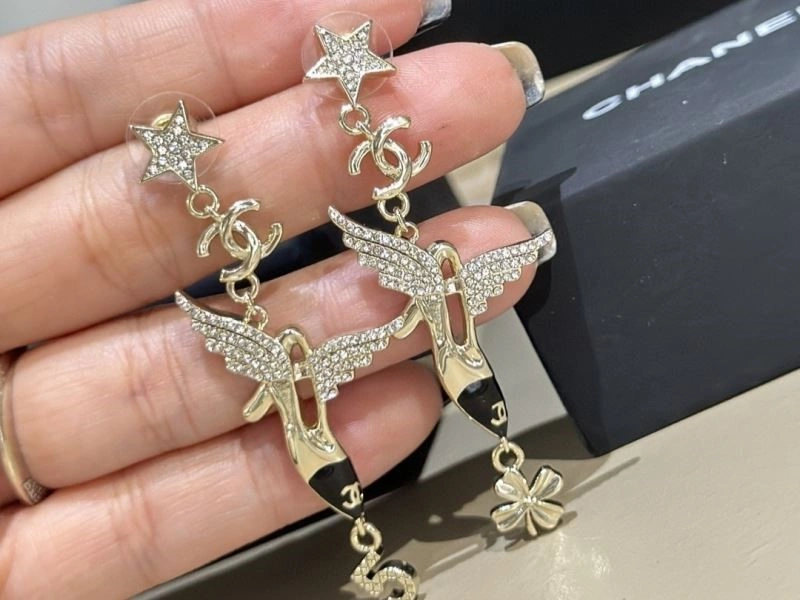 Breathable Chanel Earrings 223970