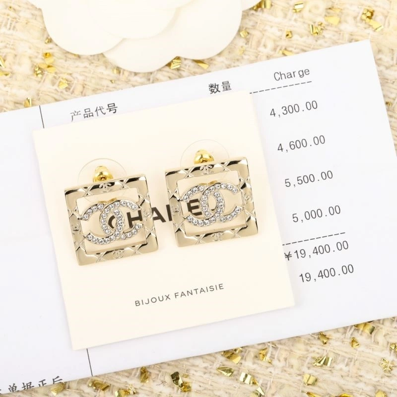 Sophisticated Chanel Earrings 223961