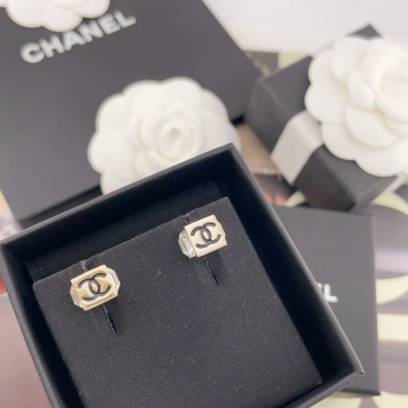 Premium Chanel Earrings 223949