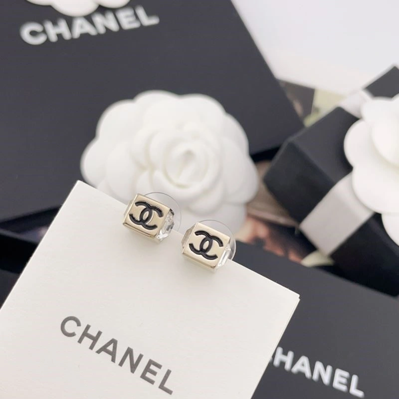 Premium Chanel Earrings 223949