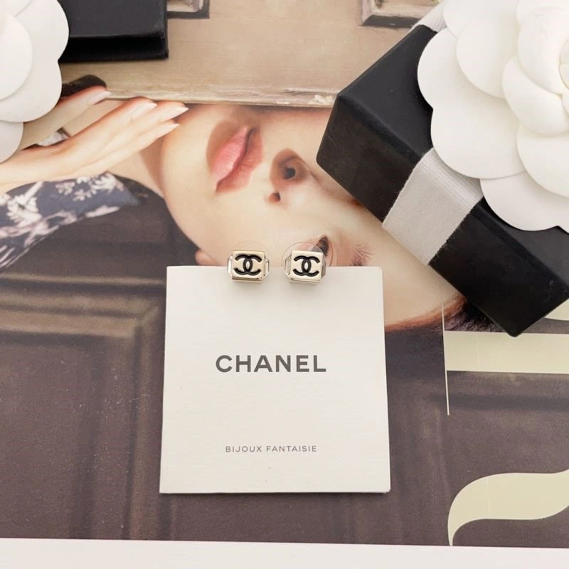 Premium Chanel Earrings 223949