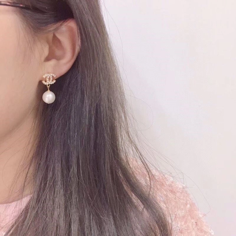 Cozy Chanel Earrings 223945