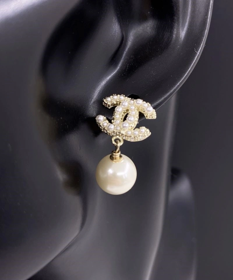 Cozy Chanel Earrings 223945