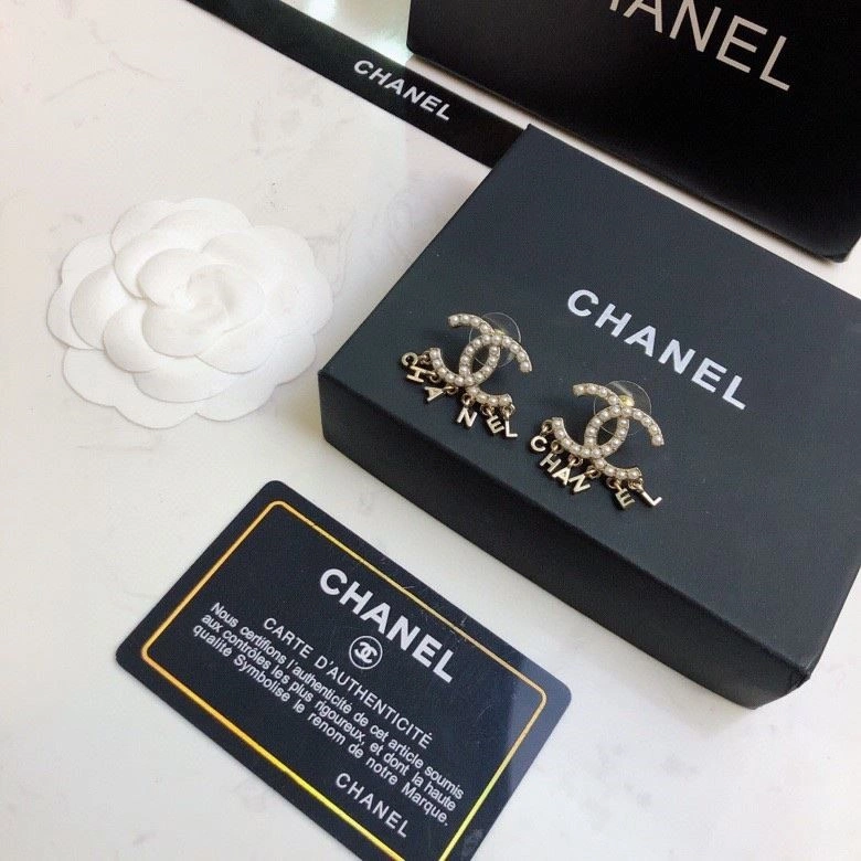 Trendy Chanel Earrings 223929
