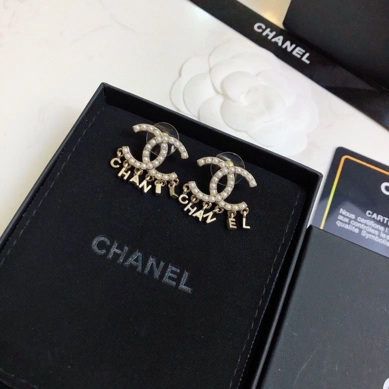 Trendy Chanel Earrings 223929