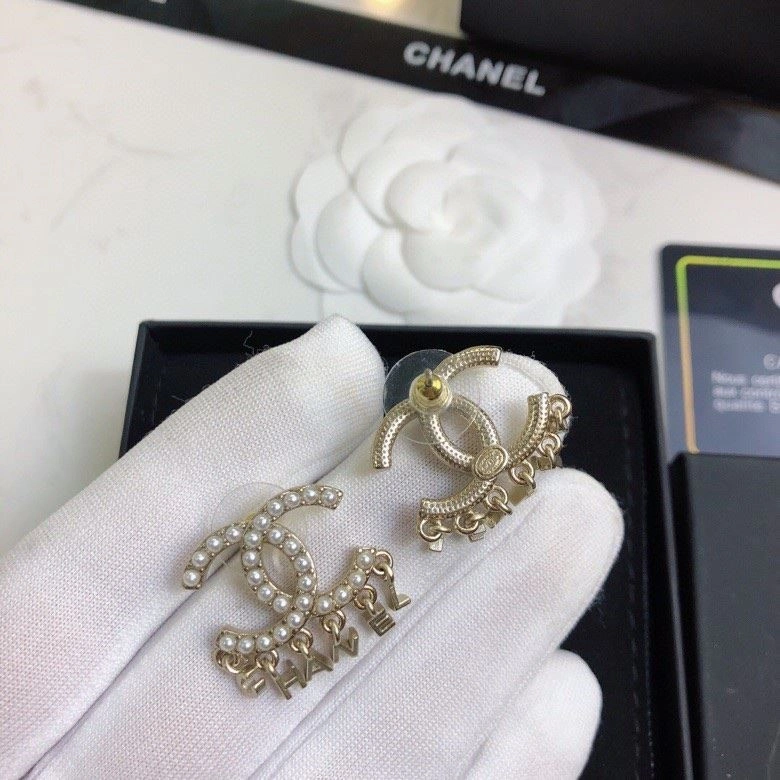 Trendy Chanel Earrings 223929