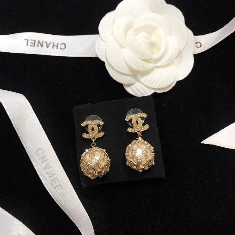 Tailored Chanel Earrings 223943