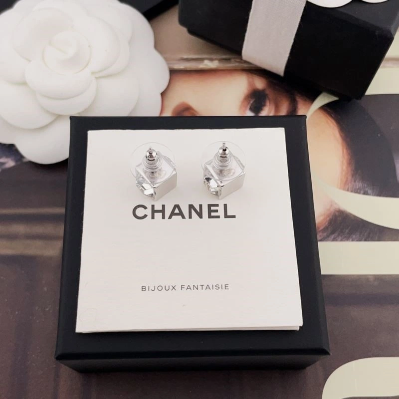 Chanel Earrings Packable 223955