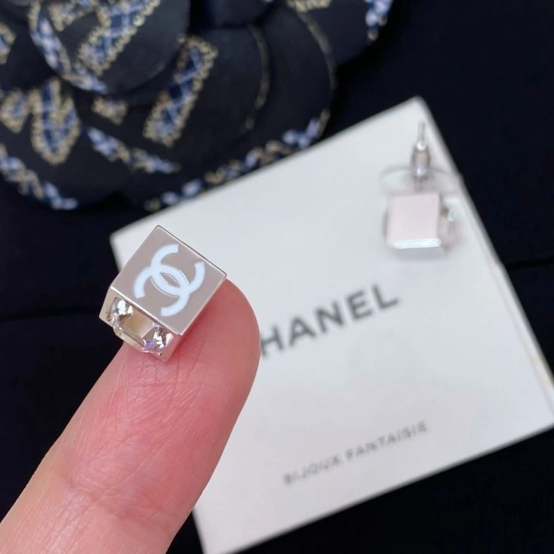Durable Chanel Earrings 223927