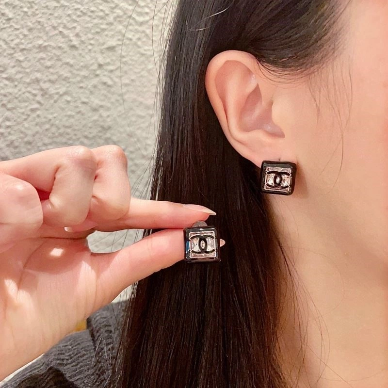 Chanel Earrings Premium 223985